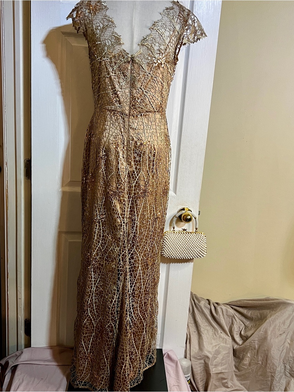 Kay Unger Wms Gold Metallic Satin Sequin Embroidery Lace Overlay Maxi Dress 10 - Picture 7 of 14